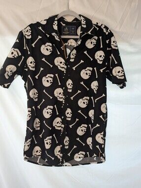 REI Black Skull Print Short-Sleeve Button-Up Shirt